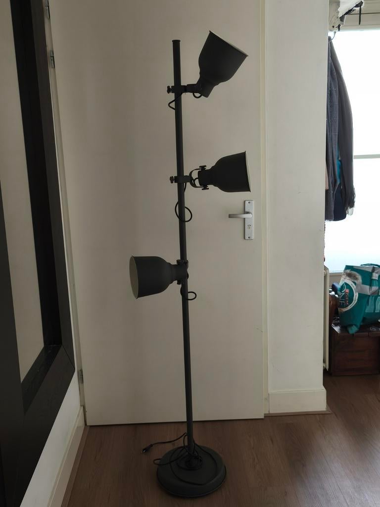 Staande lamp Ikea met drie verstelbare spots, Ophalen