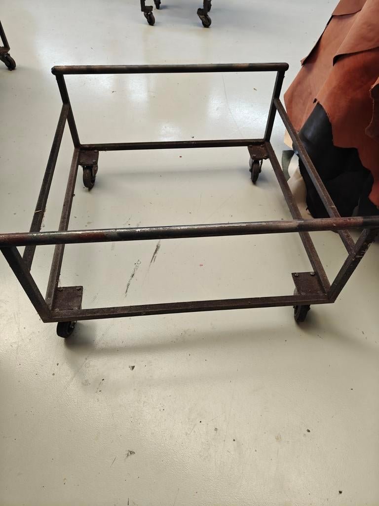 Bankstel spuitkarren op wielen.., 100 liter of meer, Ophalen, Transportkar