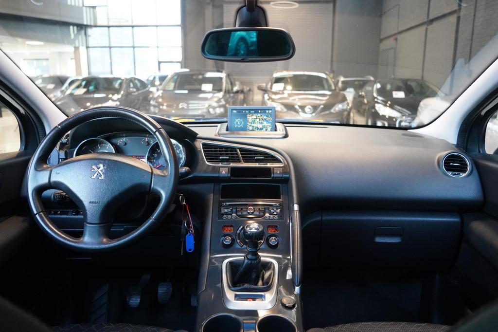 Peugeot 3008 1.2 PureTech Allure | PANODAK | NAVI | CRUISE |, Voorwielaandrijving, Stof, Gebruikt, 1199 cc