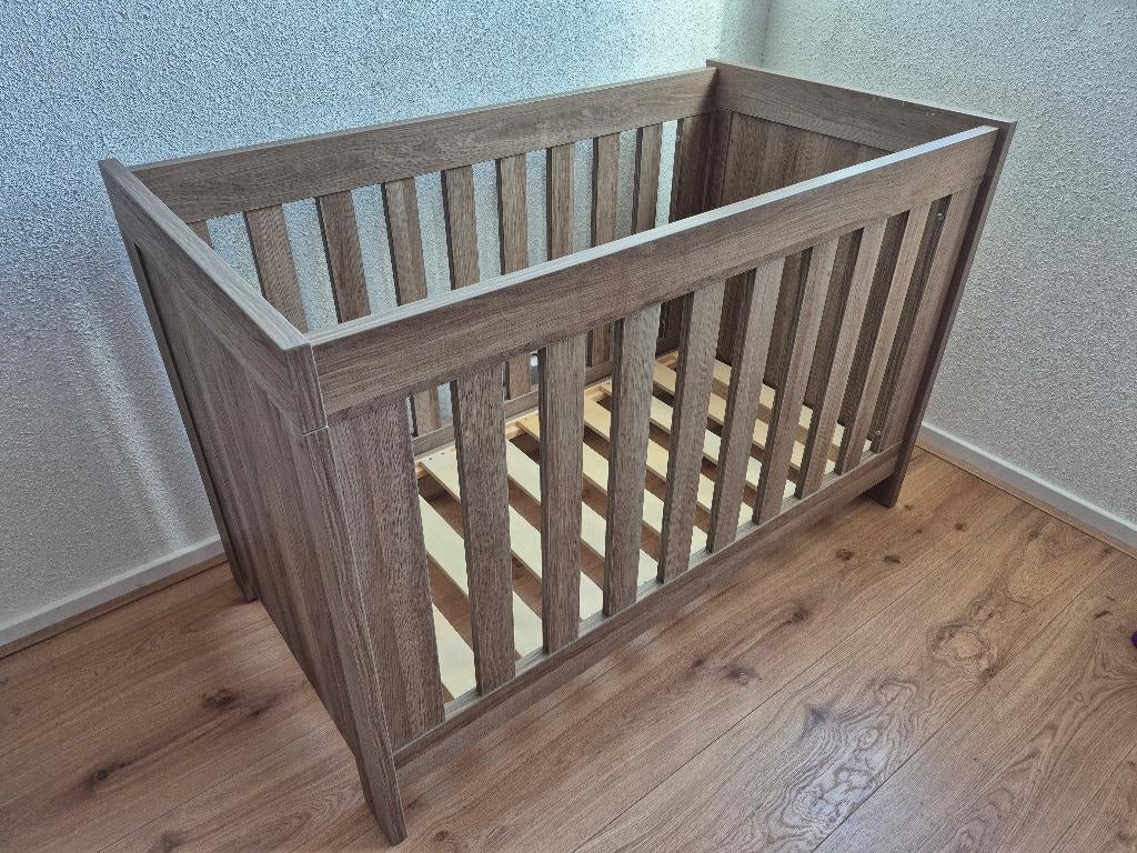 Ledikant en commode van TWF, Ophalen, Gebruikt, Jongetje of Meisje