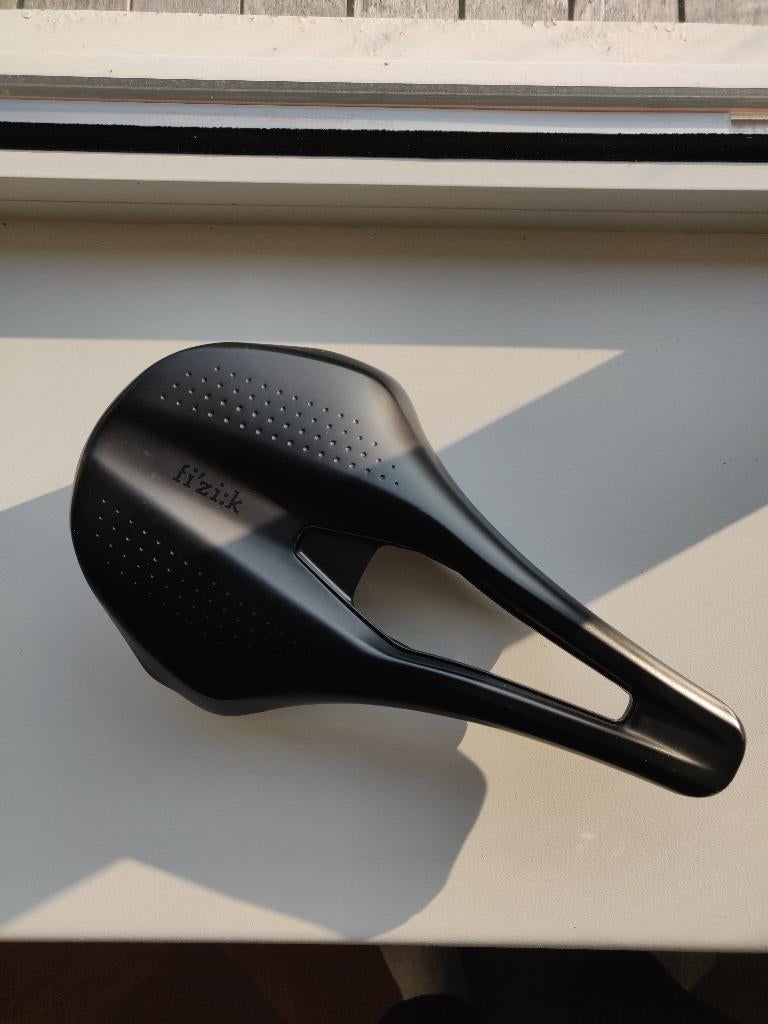 Fizik Tempo Argo R3 racefietszadel 150mm, Fietsen en Brommers, Fietsonderdelen, Gebruikt, Racefiets, Ophalen of Verzenden, Zadel