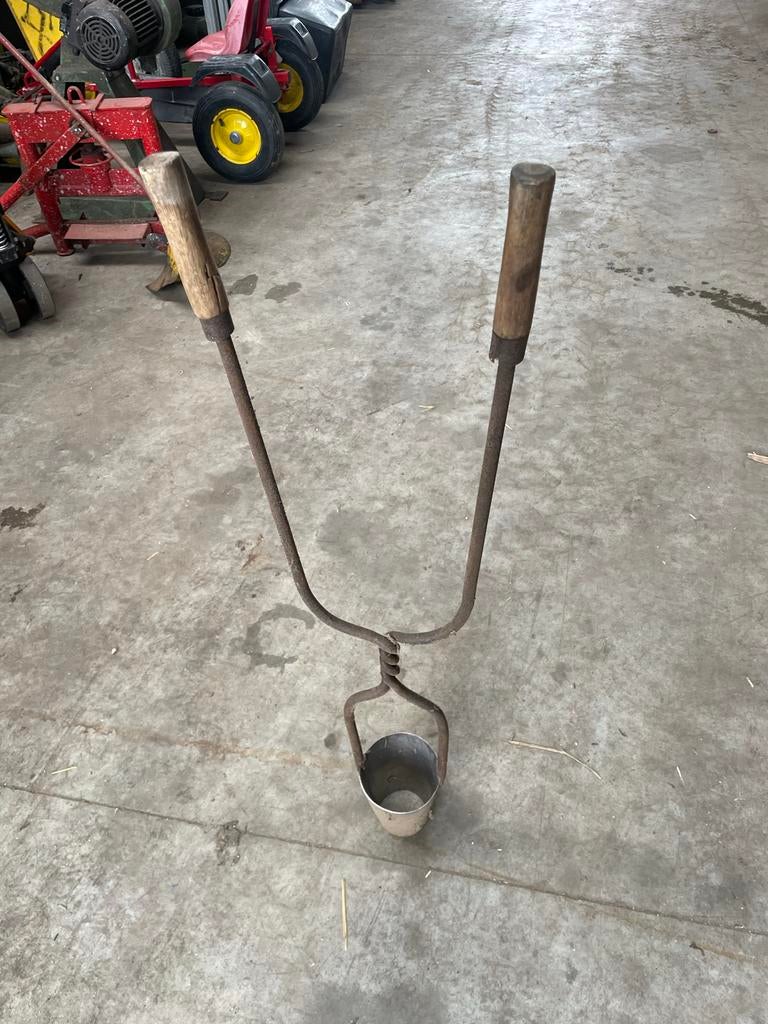 Aardappelpoter bollenpoter bollenpriem, Ophalen