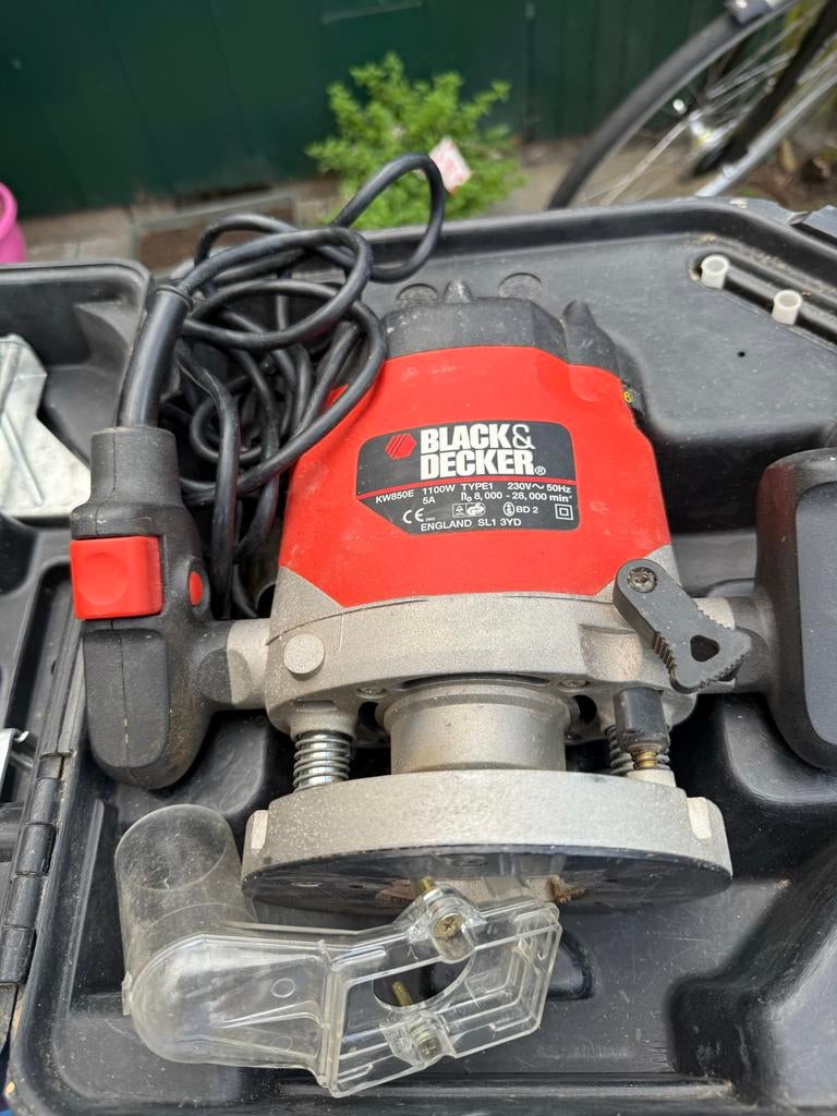 Black & Decker Bovenfreesmachine, Ophalen of Verzenden, Gebruikt, Elektrisch, Bovenfrees