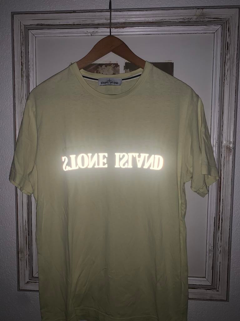 Stone Island T-shirt - Reflecterend Logo Authentiek, Ophalen of Verzenden, Zo goed als nieuw, Overige maten, Geel