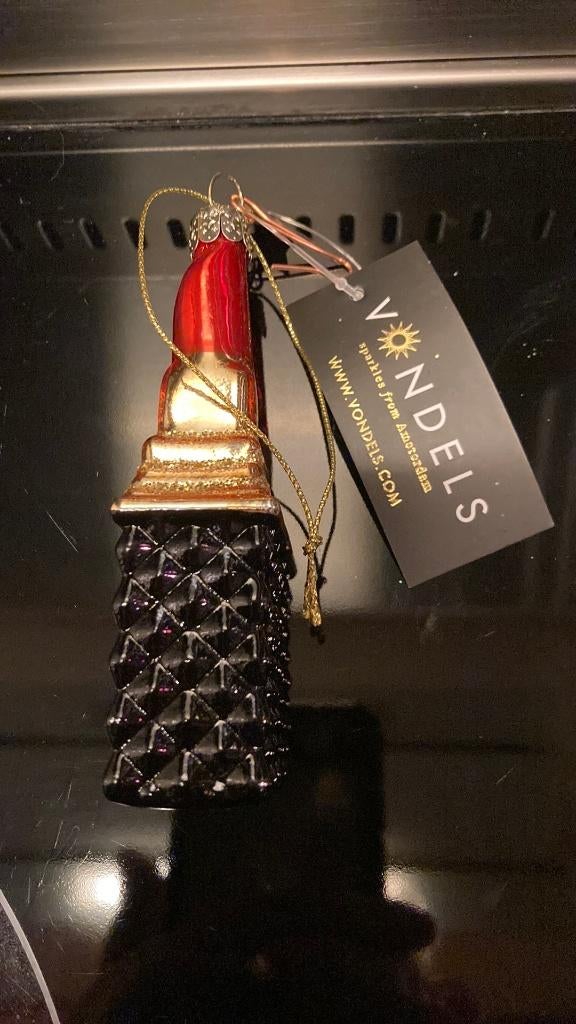 Vondels Lipstick Postkantoor, Verzenden