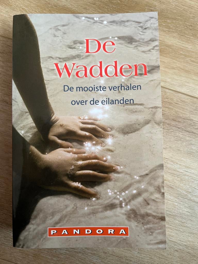 De Wadden - Mooiste verhalen over de eilanden, Ophalen of Verzenden, Zo goed als nieuw, Friesland