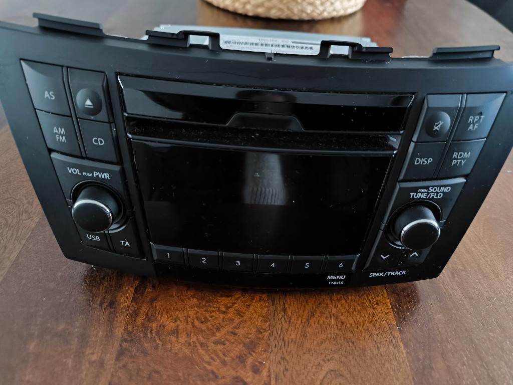 Suzuki swift radio 2010-2016 model, Ophalen, Gebruikt