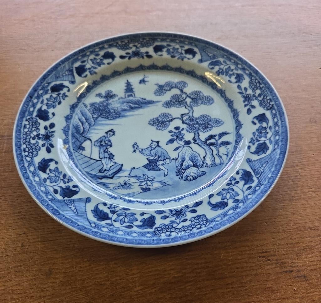 Porseleinen bord visser Qianlong, Antiek en Kunst, Ophalen of Verzenden