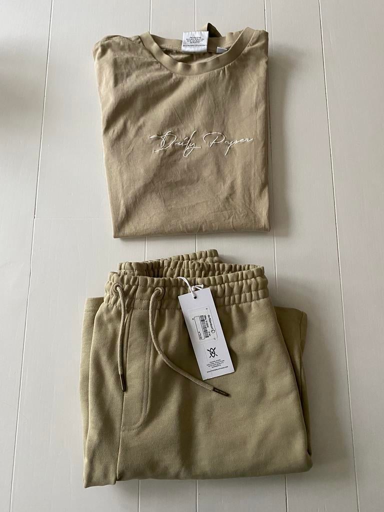 Daily paper set beige(M), Ophalen of Verzenden, Zo goed als nieuw, Maat 48/50 (M)