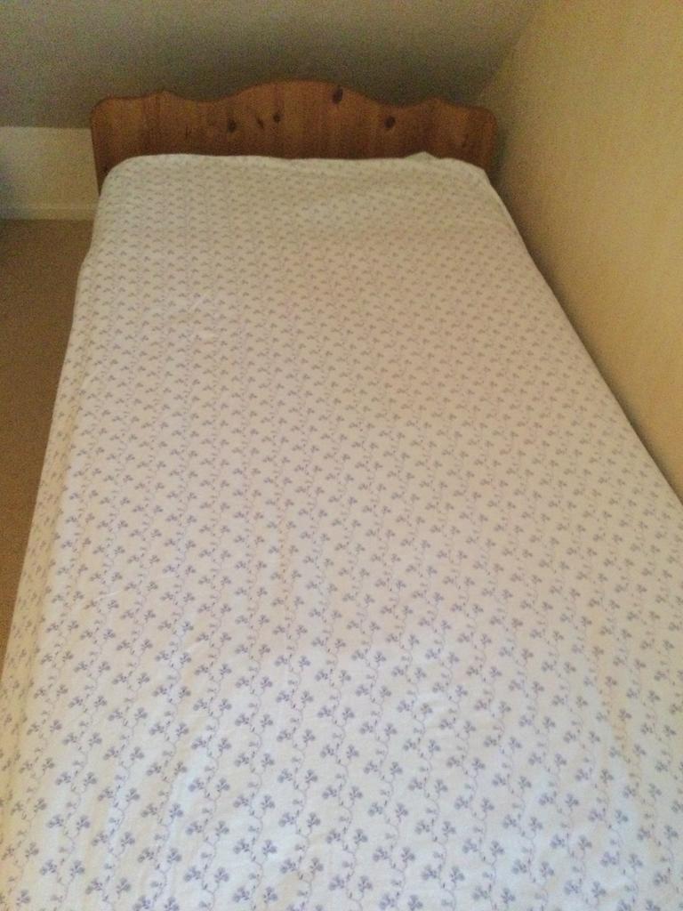 Eenpersoons grenen bed ledikant, Huis en Inrichting, Slaapkamer | Bedden, 90 cm, Eenpersoons, Ophalen of Verzenden, Zo goed als nieuw