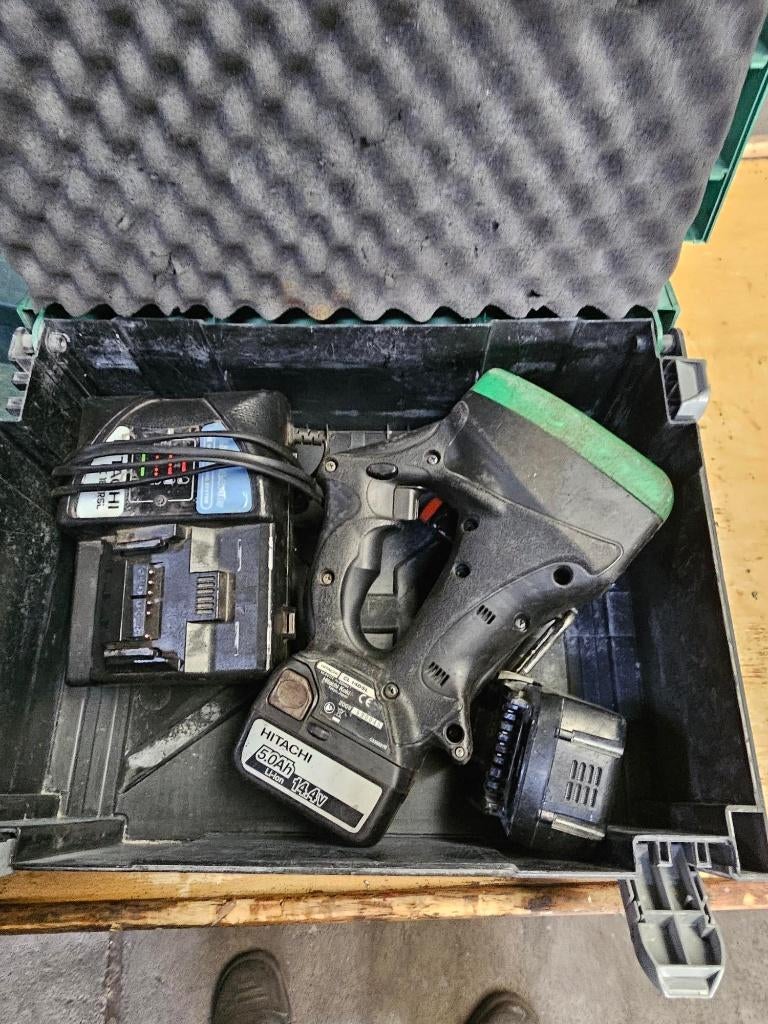 Hitachi Hikoki draadeindknipper 14,4 volt, Doe-het-zelf en Verbouw, Gereedschap | Handgereedschap, Ophalen, Gebruikt, Nn, Nn