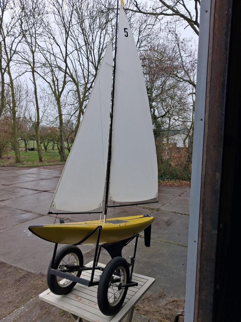 Radiografisch bestuurbare zeiboot, Ophalen