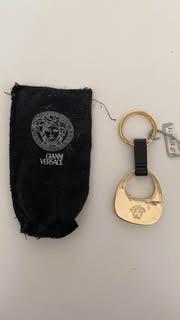Originele vintage versace sleutel tas hanger, Verzamelen, Sleutelhangers, Ophalen of Verzenden, Zo goed als nieuw, Merk