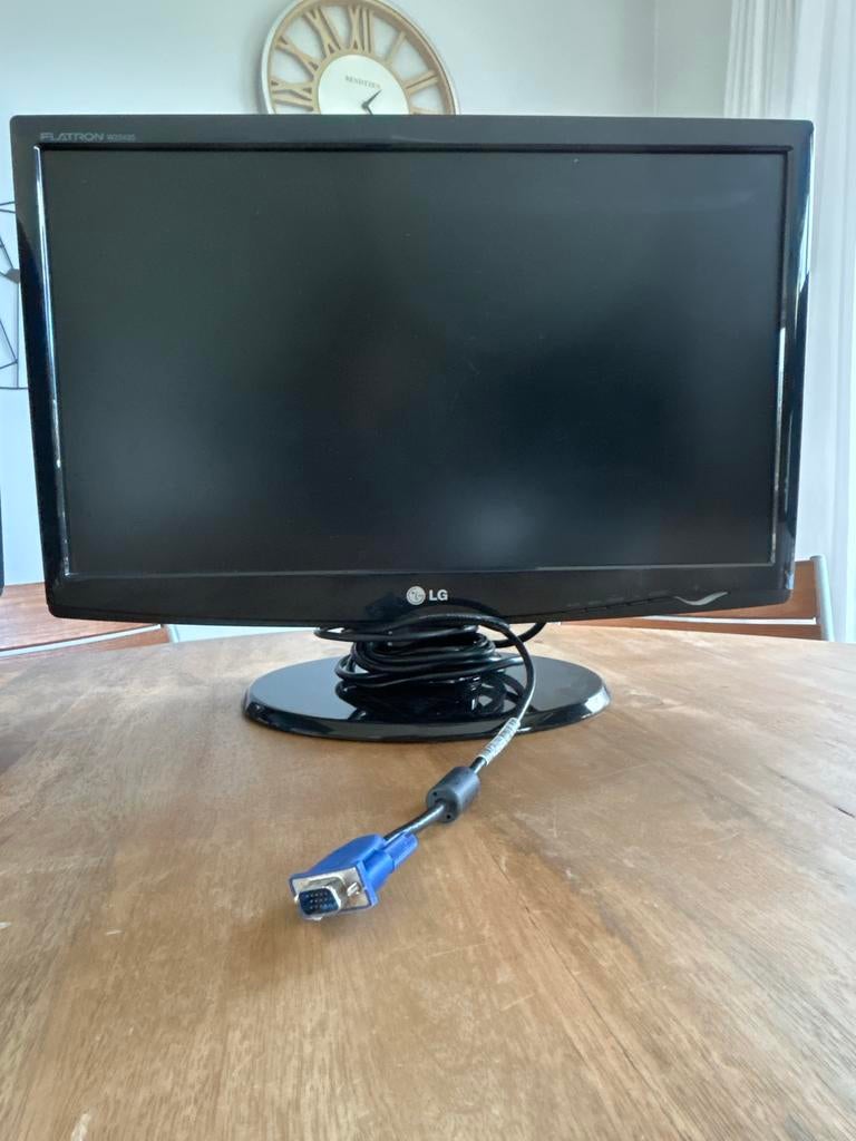 LG Flatron W2243S 22 inch Beeldscherm - 60Hz, Ophalen, Gebruikt, 60 Hz of minder, VGA