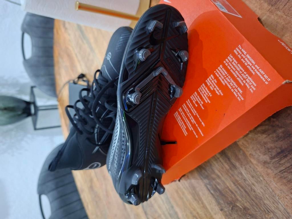 Nike voetbalschoenen tekoop!, Sport en Fitness, Snowboarden, Ophalen, Nieuw, Schoenen