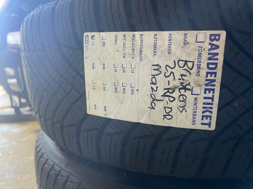 Mazda 5 winterbanden met velgen (nette staat), Auto-onderdelen, Ophalen, Winterbanden, Velg(en)