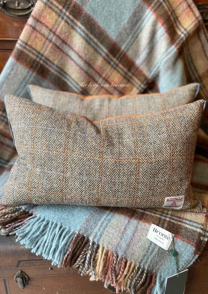Engels wollen Bronte by Moon plaid Bramble Willow, Huis en Inrichting, Woonaccessoires | Plaids en Woondekens, Westdijk 41 3241GT Middelharnis
