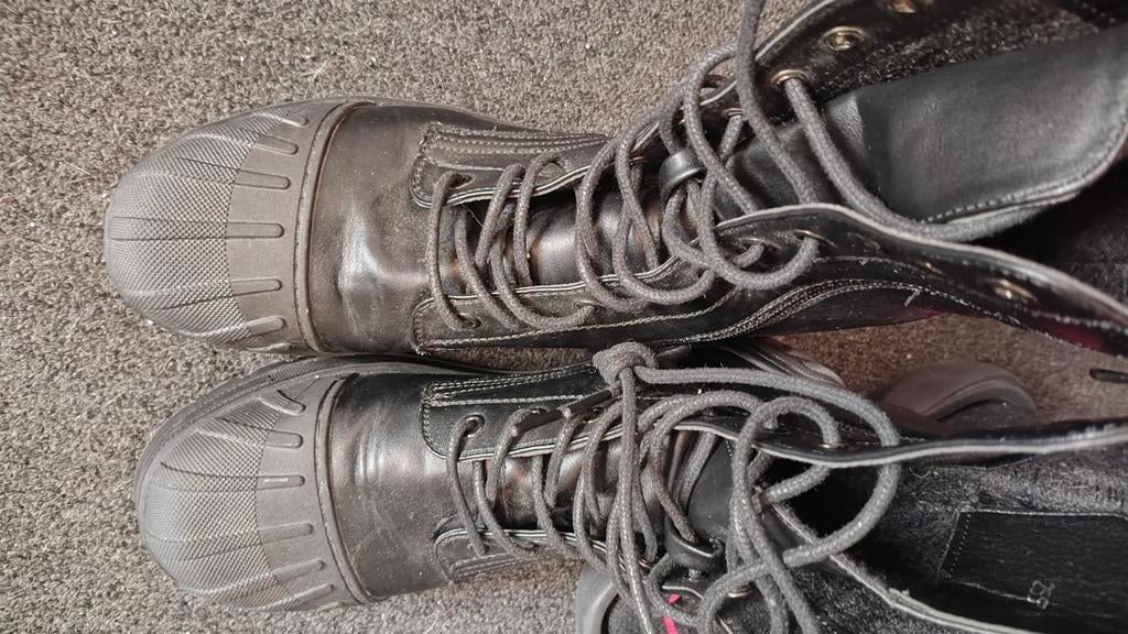 Leuke veter laarzen, Kleding | Dames, Ophalen of Verzenden, Zo goed als nieuw, Zwart, Hoge laarzen