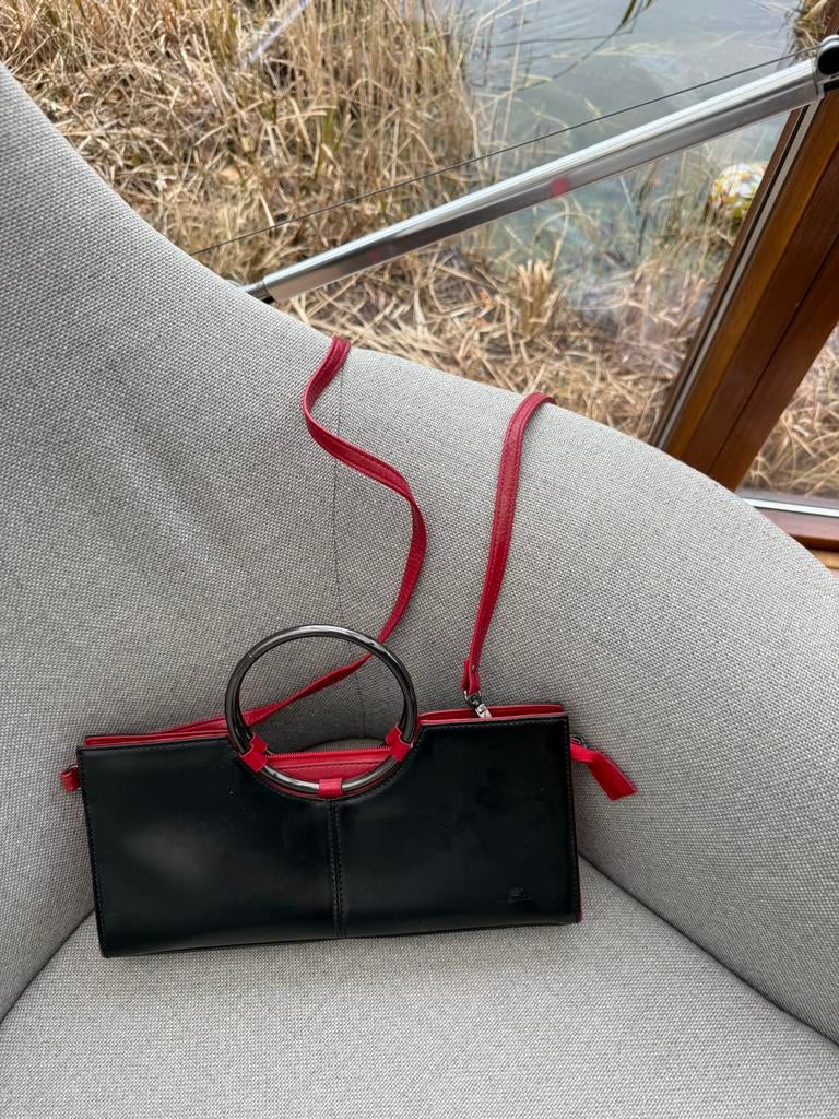 Handtas zwart/ rood, Sieraden, Tassen en Uiterlijk, Tassen | Damestassen, Ophalen of Verzenden, Zo goed als nieuw, Zwart, Handtas