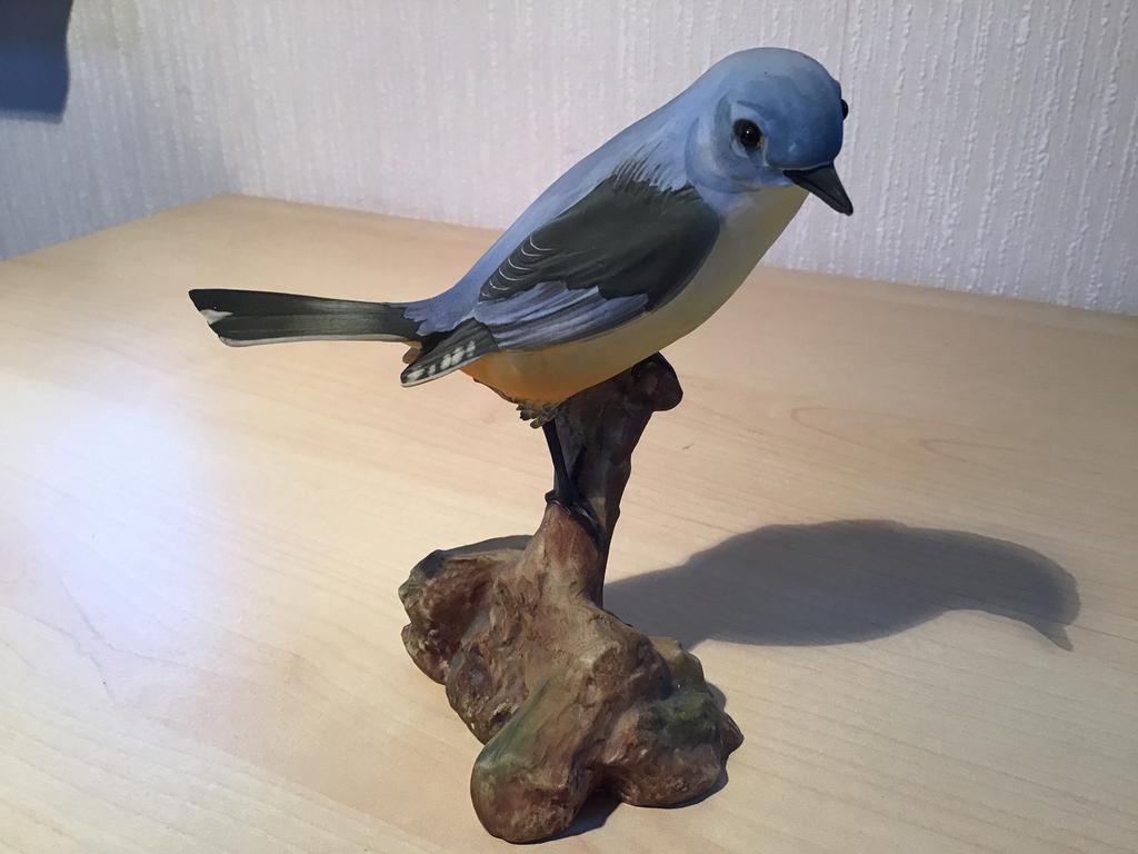 Porceleine beeld van Vogel Vink, Ophalen, Zo goed als nieuw, Dier