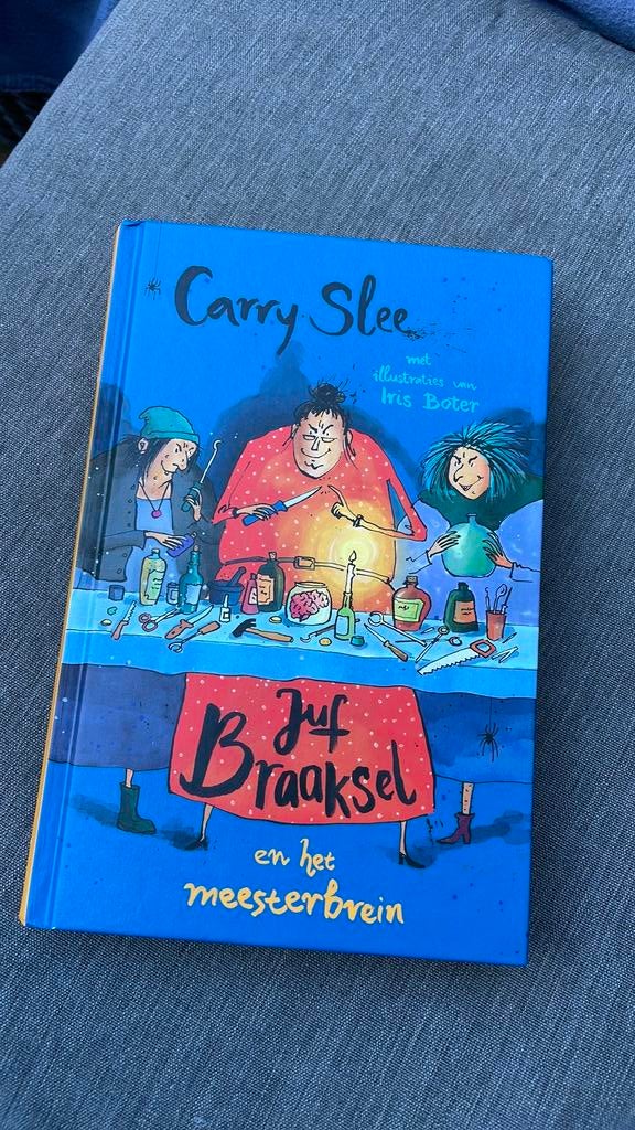 Carry Slee: Juf Braaksel en het Meesterbrein (zgan), Boeken, Kinderboeken | Jeugd | 10 tot 12 jaar, Ophalen of Verzenden, Zo goed als nieuw