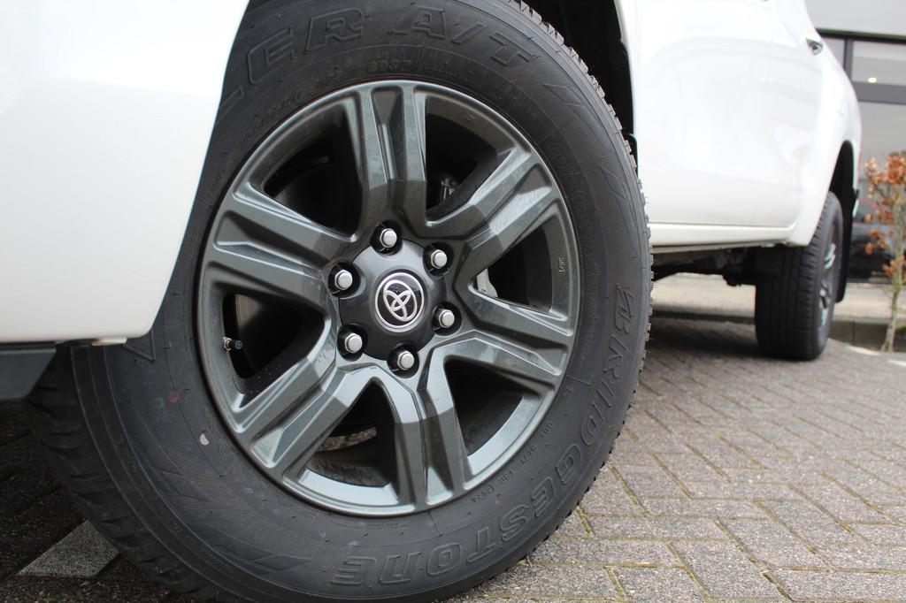 Toyota Hilux 2.4 D-4D Double Cab Professional Automaat | Rij, Auto's, Toyota, Automaat, Stof, Zwart, 4 cilinders