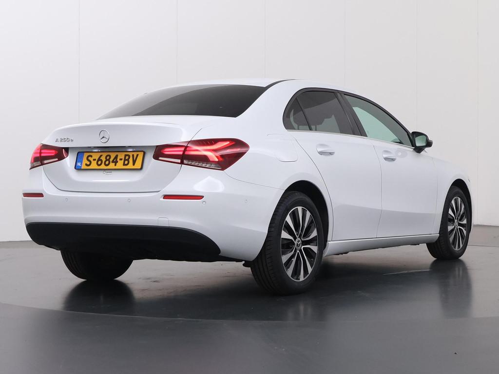 Mercedes-Benz A-klasse 250 e Business Line | Panoramadak | R, Stof, Gebruikt, 16 kWh, Wit