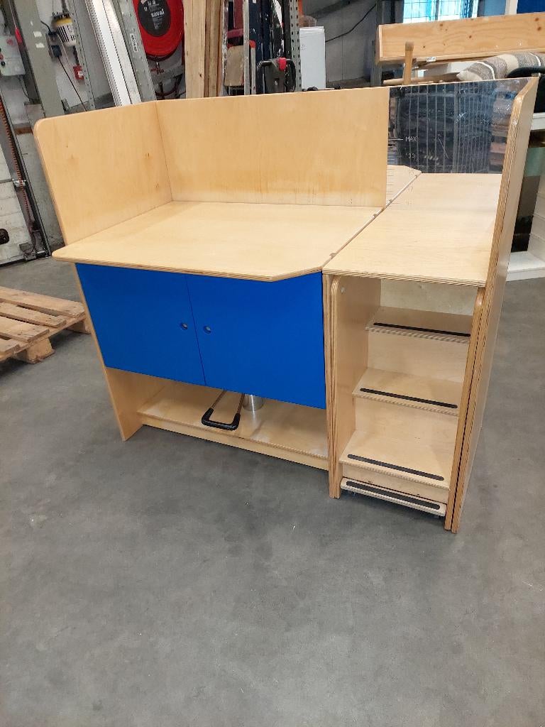 2x Kinderopvang commode hoogteverstelbaar met trap, Kinderen en Baby's, Kinderkamer | Commodes en Kasten, Zo goed als nieuw, Commode