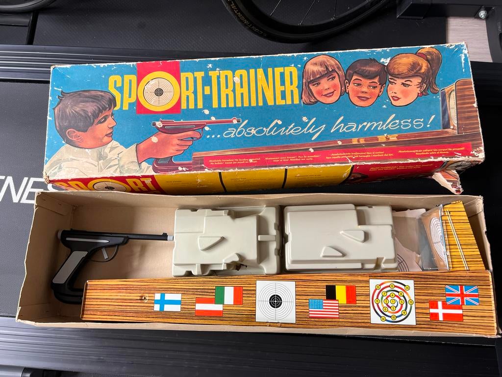 Sport trainer vintage speelgoed, Ophalen