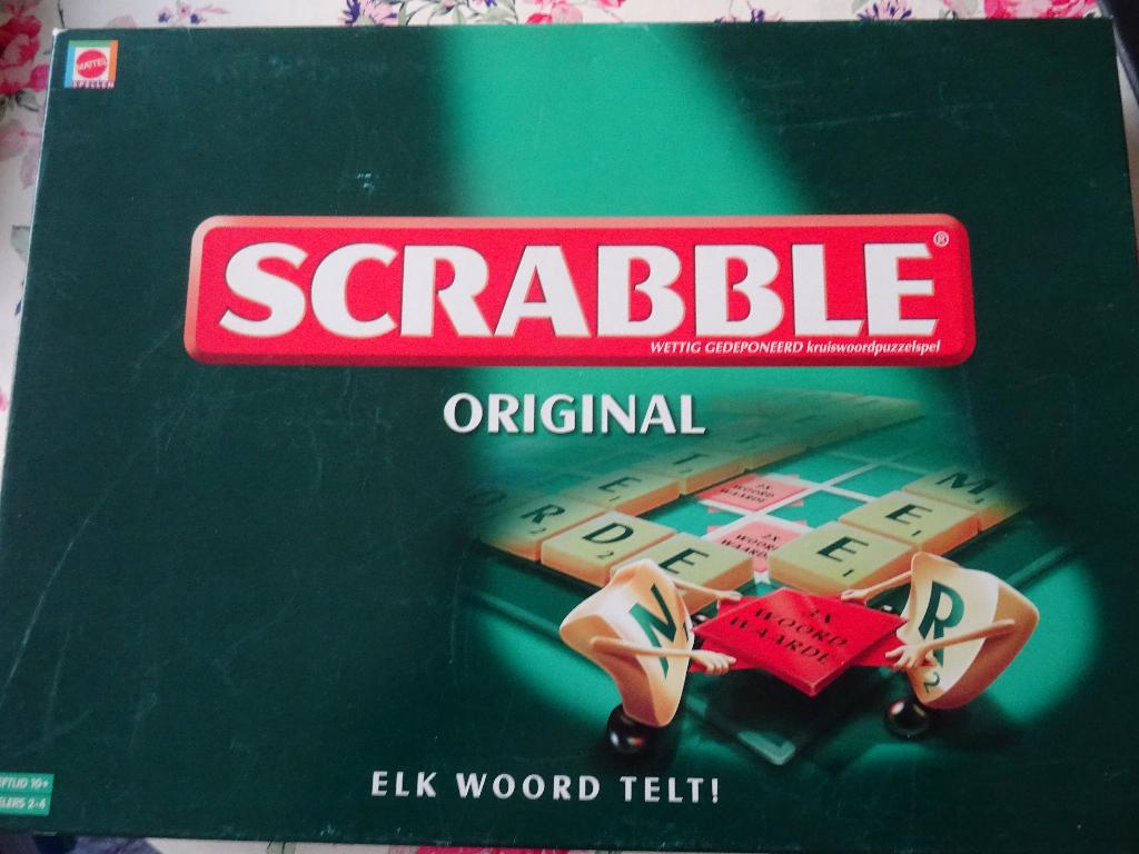 2 x Scrabble 1 x in sealing en 1 x als nieuw, Hobby en Vrije tijd, Ophalen of Verzenden, Nieuw