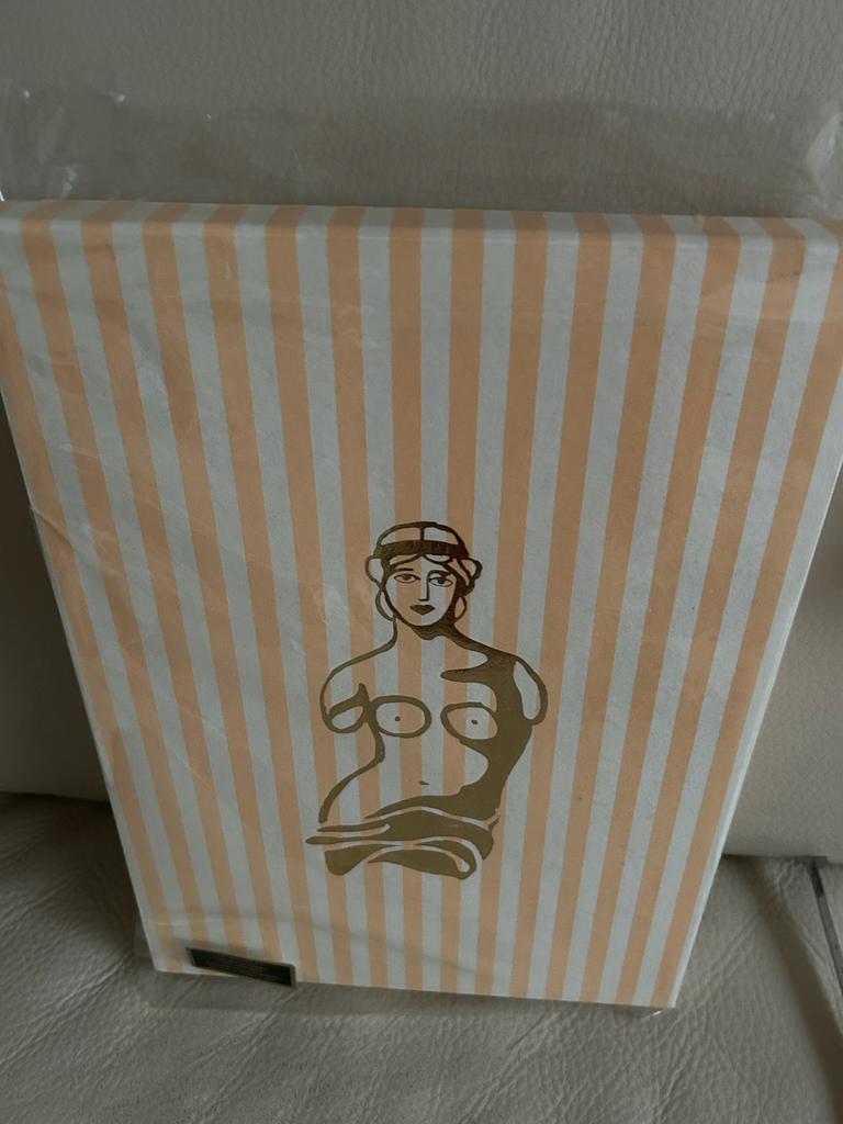 Decoratieve Buste Vrouw - Modern Design giftbox Sissy Boy, Minder dan 20 cm, Buste, Ophalen of Verzenden, Handgemaakt