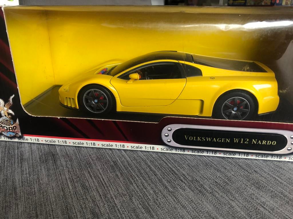 Road signature 1:18 Volkswagen nardo w12 in doos, Hobby en Vrije tijd, Modelauto's | 1:18, Ophalen, Nieuw, Auto, Overige merken