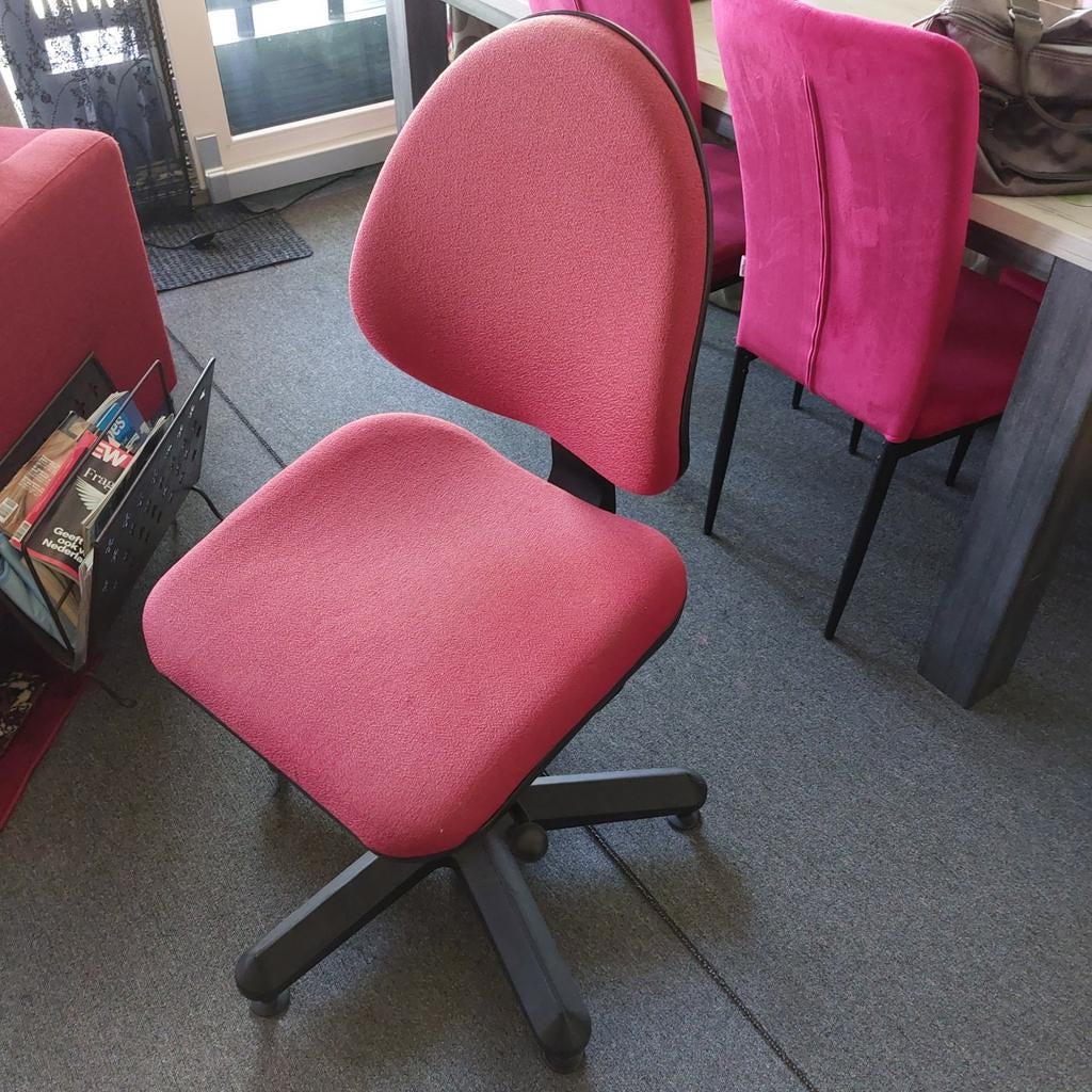 Gratis,soepel draaiende bureaustoel, Huis en Inrichting, Bureaustoelen, Ophalen, Gebruikt, Rood