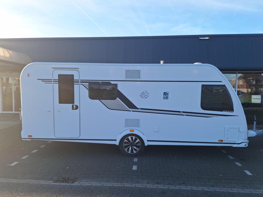 Knaus Sudwind 60 Years 550 FSK INCL MOVER EN FIETSDRAGER, Caravans en Kamperen, Schokbreker, Overige typen, Bedrijf, Knaus