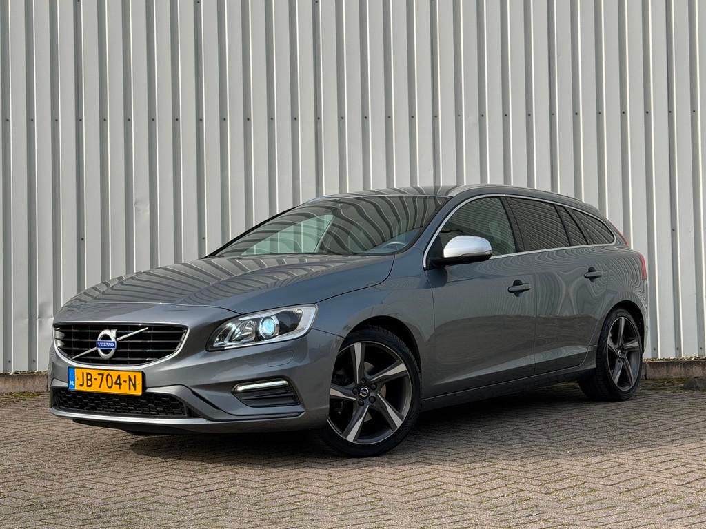 Volvo V60 1.5 T3 R-Design|Stoelverwarming|Navi|Trekhaak, Auto's, Volvo, Euro 6, 4 cilinders, Origineel Nederlands, 152 pk