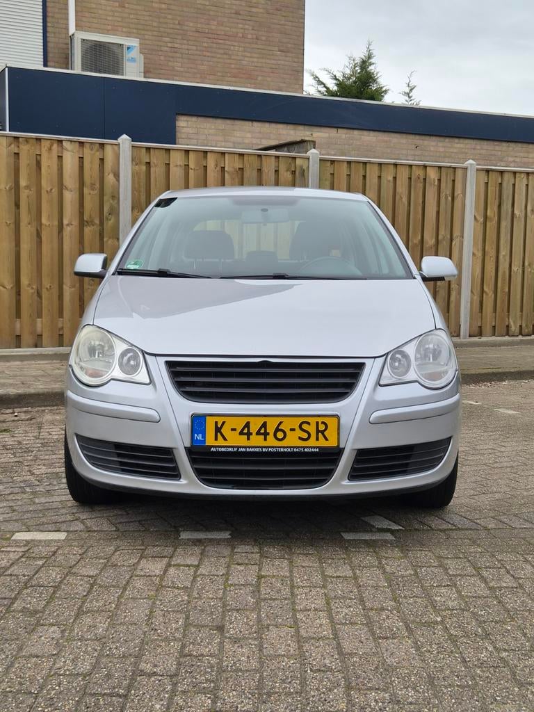 Volkswagen 2005 Grijs, Voorwielaandrijving, Stof, 540 kg, 1198 cc