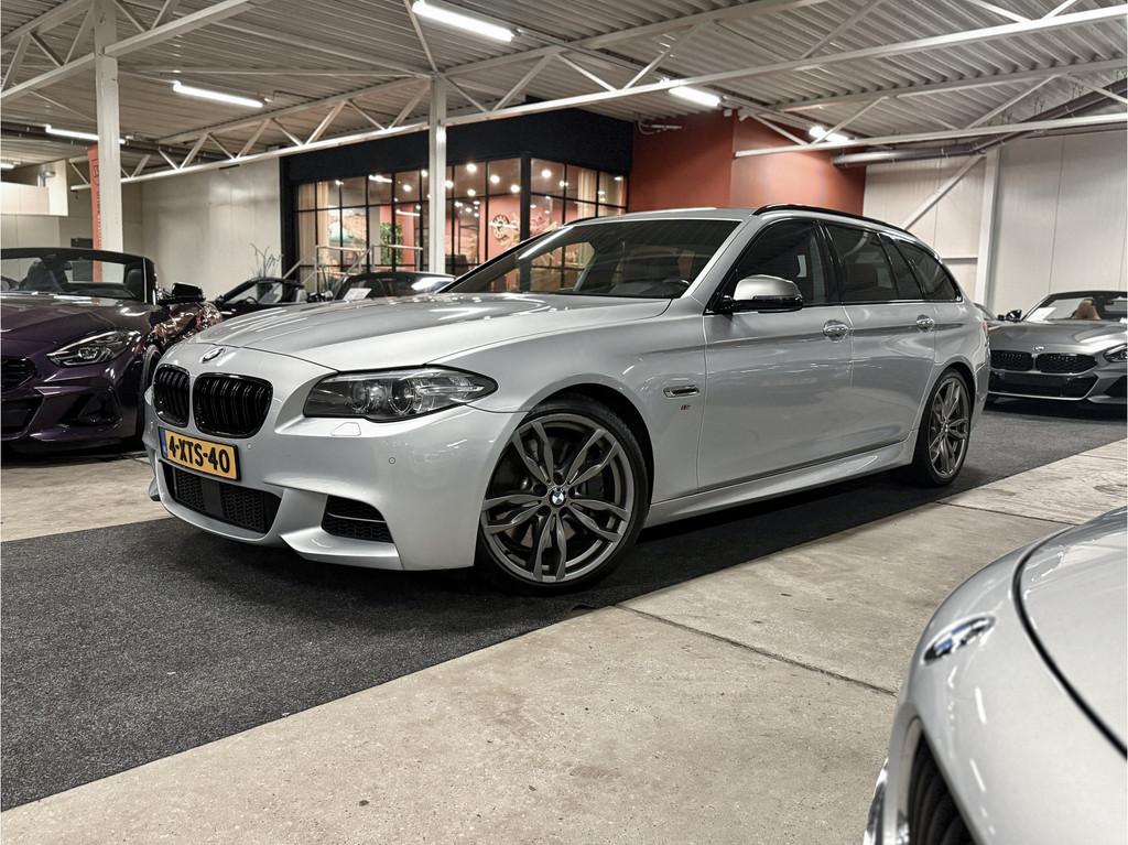 BMW 5 Serie Touring M550d xDrive High Exe. l Head-Up l Elek., Auto's, BMW, Automaat, Gebruikt, 2993 cc, Diesel