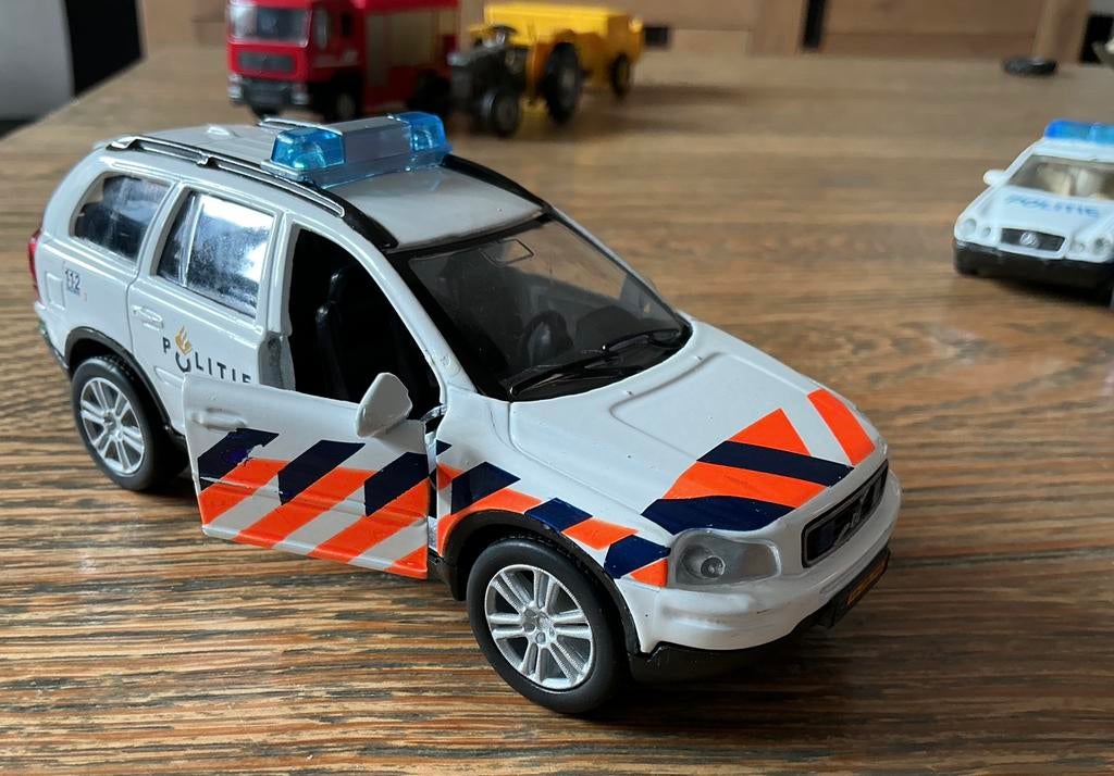 Politie auto met trekhaak, Ophalen, Zo goed als nieuw, Auto