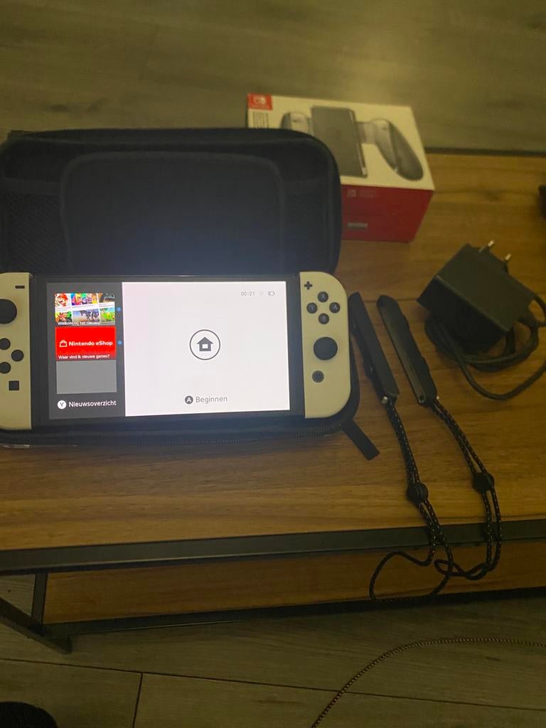 Nintendo Switch Oled, Spelcomputers en Games, Ophalen of Verzenden, Zo goed als nieuw, Met 1 controller, Switch OLED