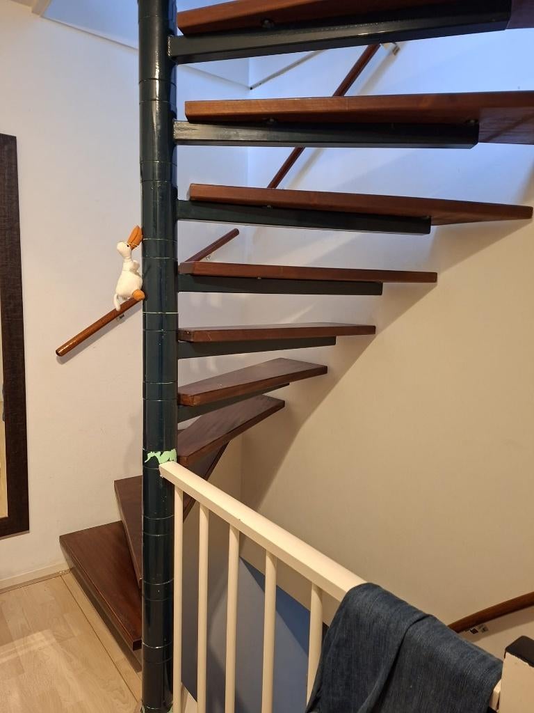 Stalen spiltrap met hardhouten treden, Ophalen, Gebruikt, Trap, 2 tot 4 meter