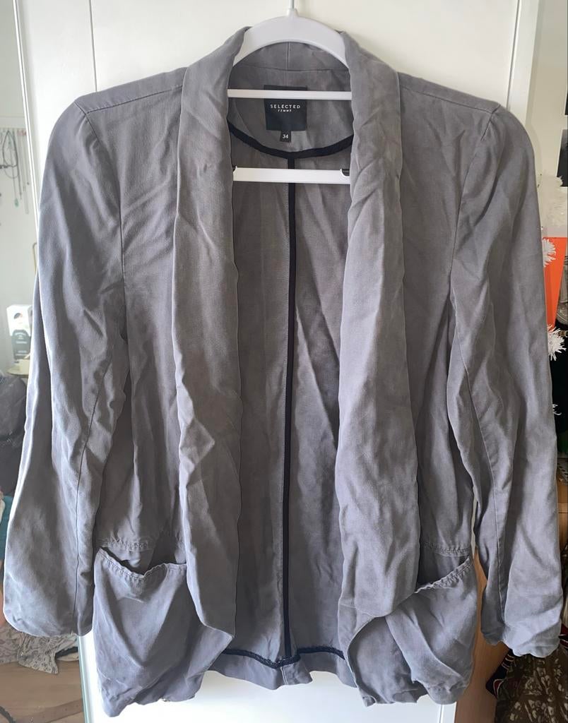 Grijze Selected Femme blazer/jasje, Verzenden, Zo goed als nieuw, Jasje, Maat 34 (XS) of kleiner