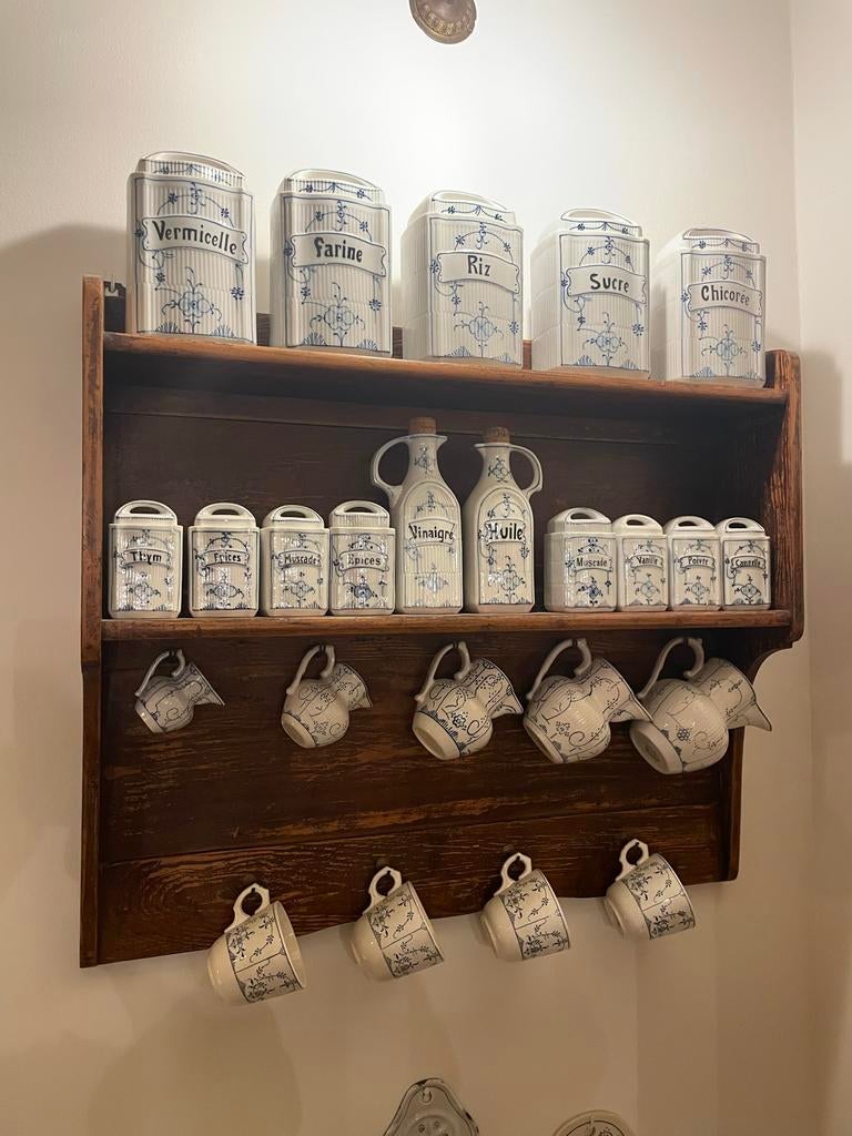 Wandrek met o.a. Boch La Louvière en Boch Meissen servies, Ophalen