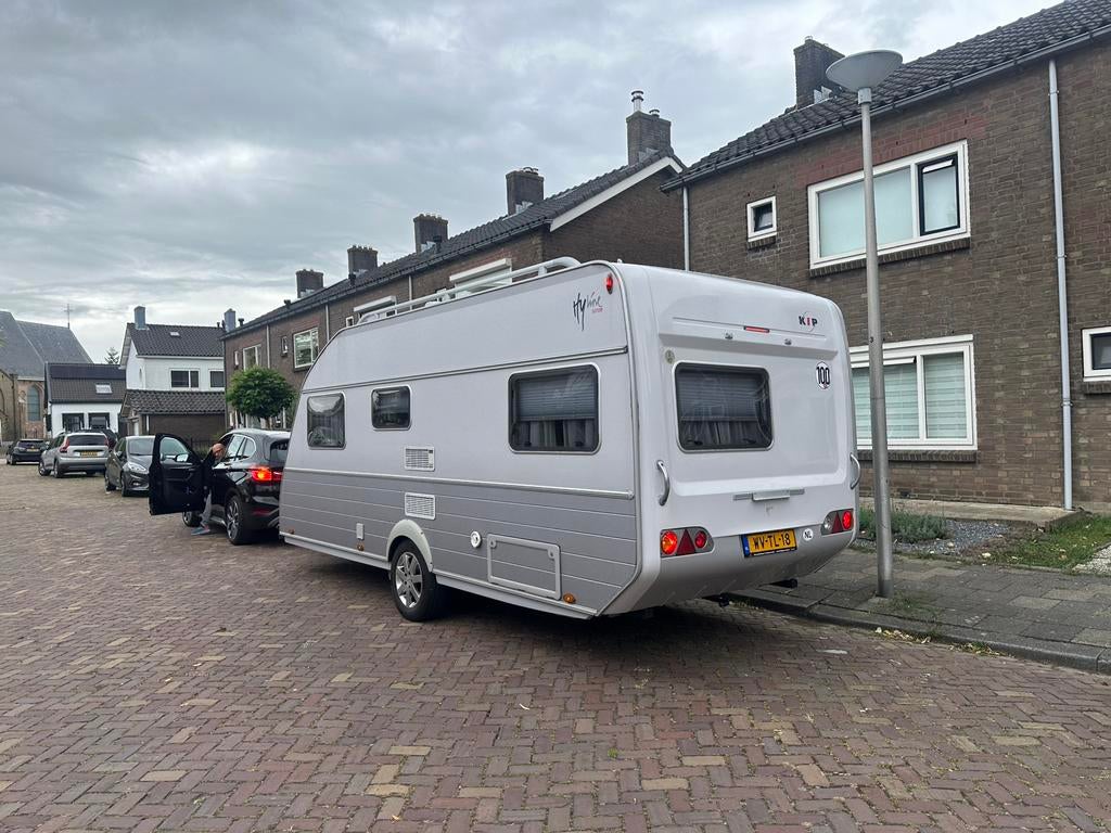 Kip Hyline 50 TDB, 90 kg, Omvormbare zithoek, Rondzit, Kip