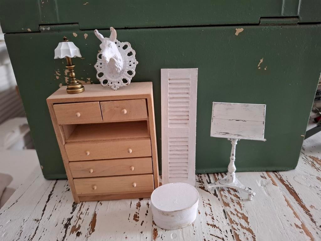 Poppenhuis miniaturen kast lamp luik hoedendoos Brocante, Ophalen of Verzenden, Gebruikt, Poppenhuis