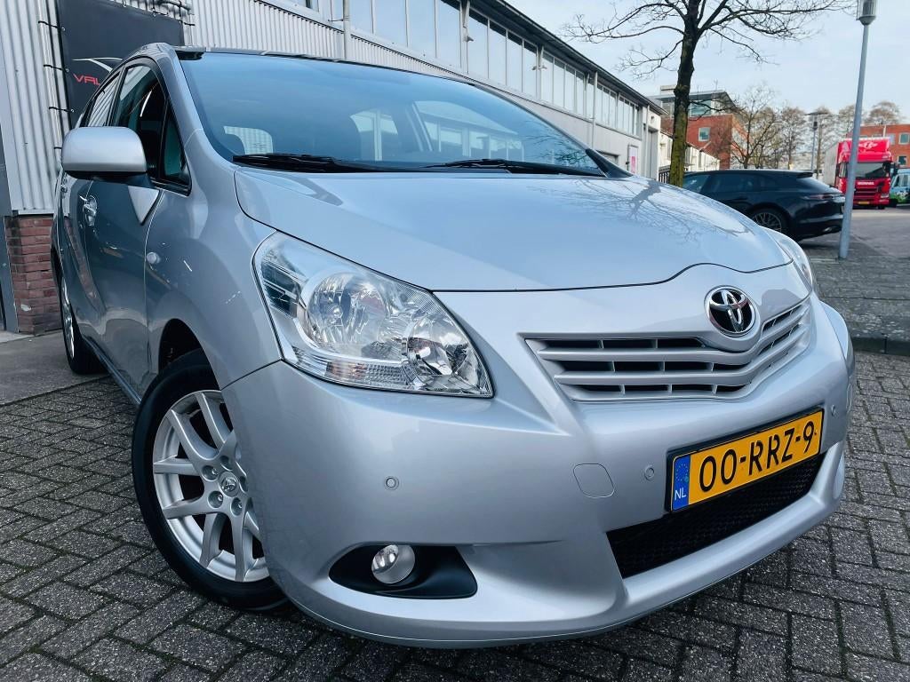 Toyota Verso 1.8 VVT-i Business 17'LMV KLIMA PANO TREKHAAK, Euro 5, 450 kg, Gebruikt, 4 cilinders