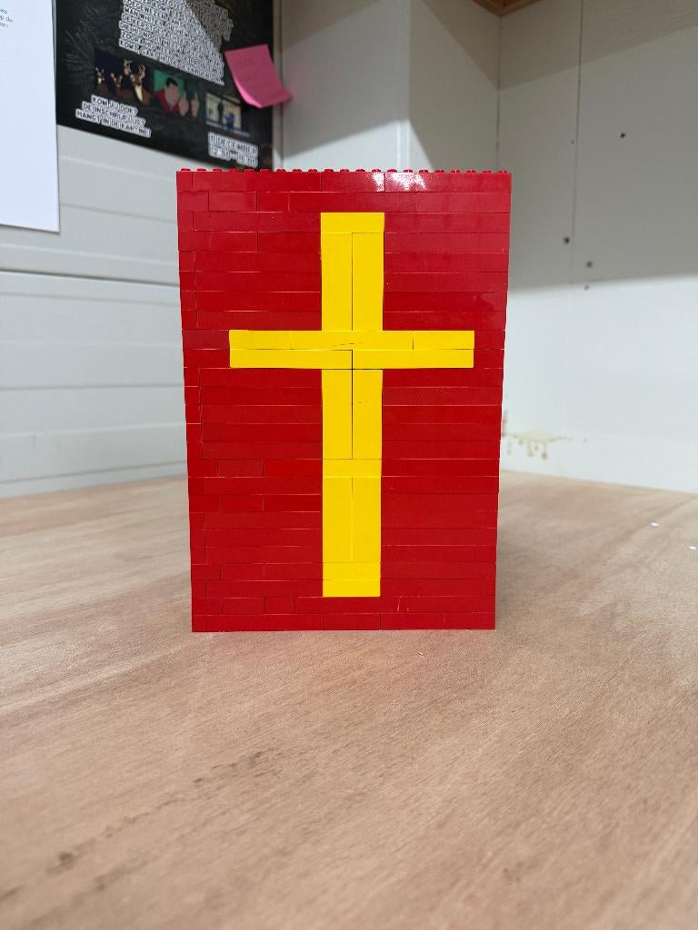 LEGO Boek van Sinterklaas, Community@lego.com, Ophalen of Verzenden, Zo goed als nieuw, 33 Bath Road Slough SL1 3UF United Kingdom