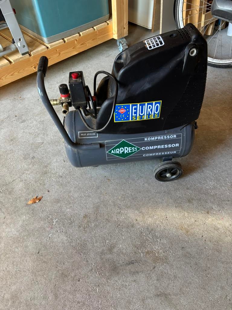 Airpress compressor, Minder dan 25 liter, Ophalen, Zo goed als nieuw, Minder dan 200 liter/min