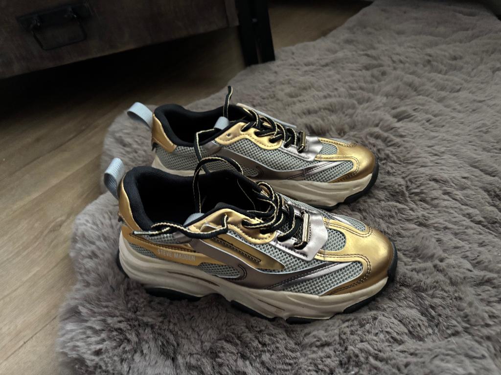 Te koop bijna nieuwe Steve Madden maat 38, Zwart, Steve Madden, Ophalen of Verzenden, Sneakers of Gympen