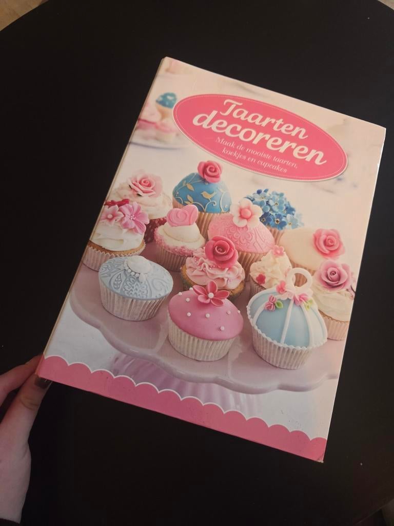 Taarten decoreren boeken, Ophalen of Verzenden, Zo goed als nieuw, Taarten of Cupcakes, Overige typen