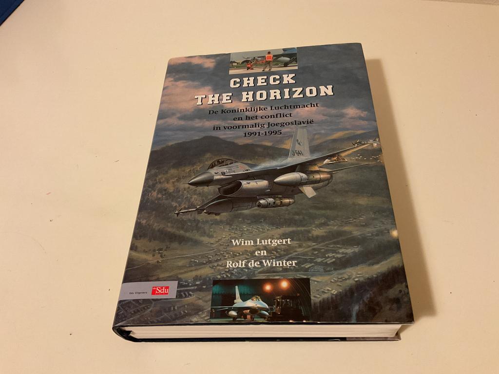 Check the horizon, De KLU in het voormalig Joegoslavië, Ophalen of Verzenden, Tweede Wereldoorlog, Zo goed als nieuw